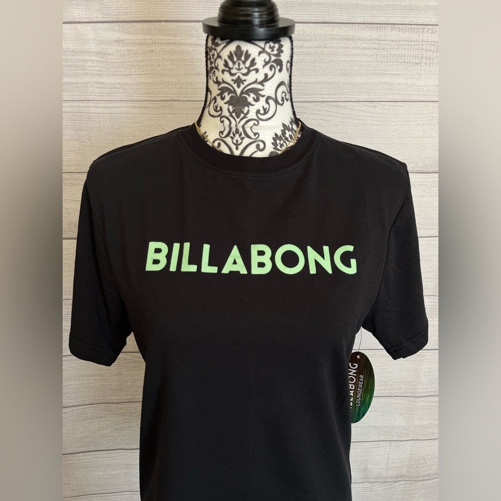 Billabong | NWT Women’s Loungewear Tee with Green Logo - Picture 2 of 6